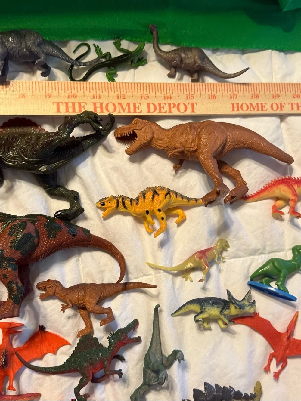 Dinosaurs Lot of 26 Plastic Dinosaurs Variety of sizes and styles